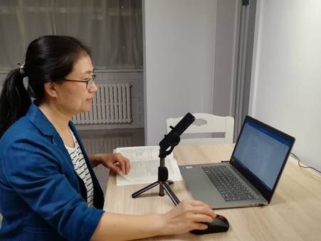 说明: E:\2020\2020年2月份beats365官网亚洲网页版（疫情期间在家完成）\线上教学剪影系列活动\教学剪影-徐皓\图片\4直播.jpg